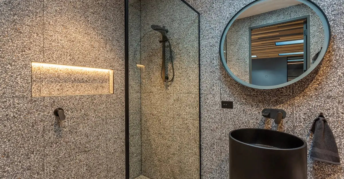 Elegant Bathroom with Textured Sophistication